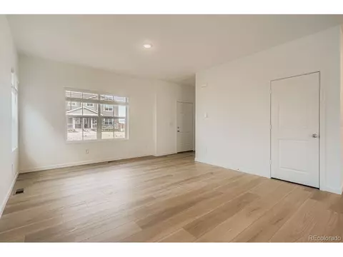 2819 E 153rd Ave, Thornton, CO 80602 photo 5