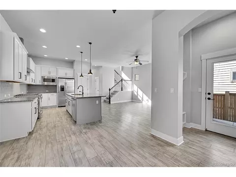 Kitchen - 10539 E 25th Dr, Aurora, CO 80010 photo 7 of 7