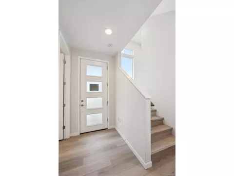 5215 Queen Ct, Arvada, CO 80002 photo 2