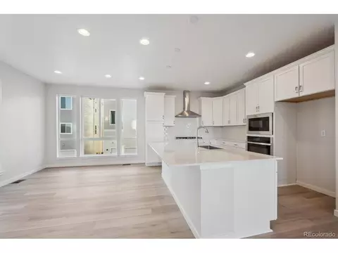 5215 Queen Ct, Arvada, CO 80002 photo 8
