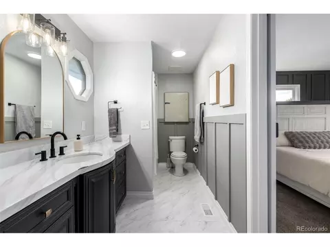 Bath - 739 Sage Pl, Berthoud, CO 80513 photo 2 of 4