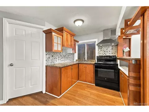 Kitchen - 18512 E Bates Dr, Aurora, CO 80013 photo 3 of 4