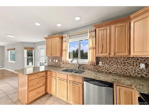 Kitchen - 18512 E Bates Dr, Aurora, CO 80013 photo 2 of 4