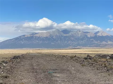 14 13th St, Blanca, CO 81123