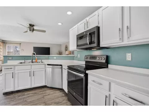 Kitchen - 5242 E 123rd Ct, Thornton, CO 80241 photo 4 of 4