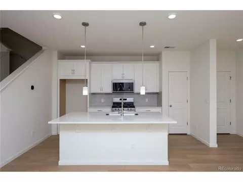 28426 E 6th Pl, Aurora, CO 80018 photo 6