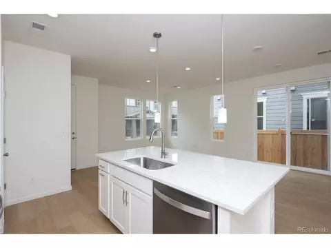 28426 E 6th Pl, Aurora, CO 80018 photo 10