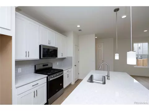 28426 E 6th Pl, Aurora, CO 80018 photo 12
