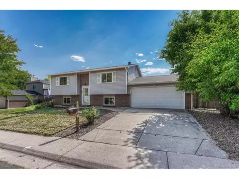 17478 E Grand Dr, Aurora, CO 80015 photo 2