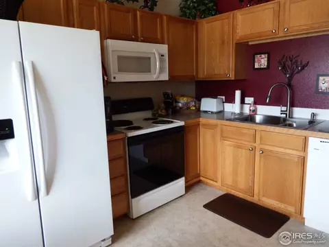 3021 Hawk Dr, Evans, CO 80620 photo 3