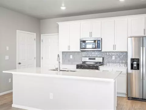 22331 E 7th Pl, Aurora, CO 80018 photo 10