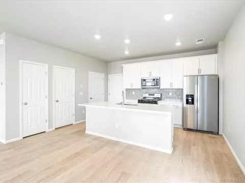 22331 E 7th Pl, Aurora, CO 80018 photo 9