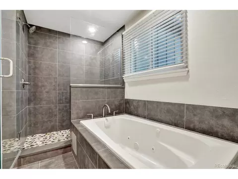 Bath - 7699 E Mineral Pl, Centennial, CO 80112 photo 1 of 5