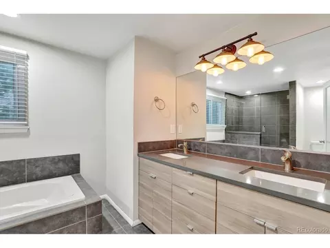 Bath - 7699 E Mineral Pl, Centennial, CO 80112 photo 2 of 5