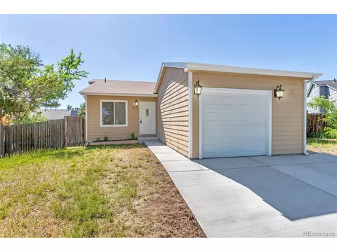 3896 S Truckee Ct, Aurora, CO 80013