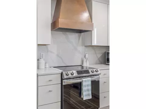 Kitchen - 2755 E 111th Dr, Denver, CO 80233 photo 8 of 8