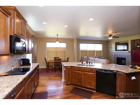 5113 S Flatrock St, Aurora, CO 80016 photo 2