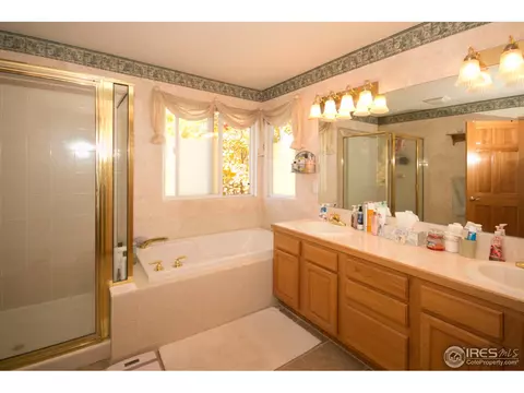 2047 Summitview Dr, Longmont, CO 80504 photo 12