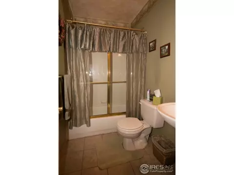 2047 Summitview Dr, Longmont, CO 80504 photo 8