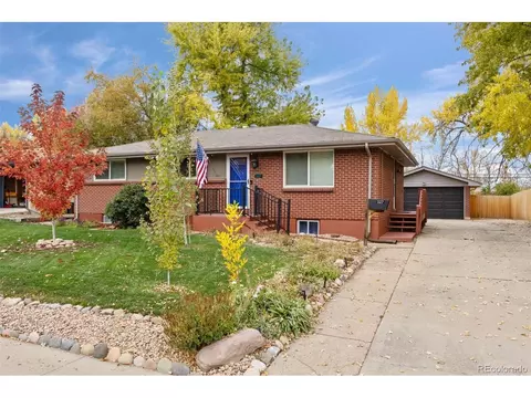 327 E Panama Dr, Centennial, CO 80121
