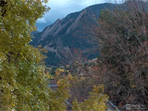 645 Pearl St, Boulder, CO 80302 photo 2