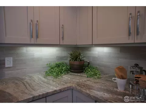 7624 E Mercer Pl, Denver, CO 80237 photo 13