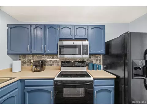 Kitchen - 17805 E Bethany Pl, Aurora, CO 80013 photo 3 of 4