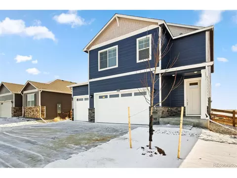 45844 Red Tail Dr, Bennett, CO 80102 photo 2