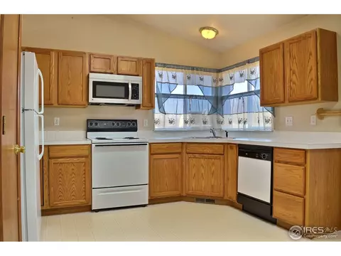 321 E Mountain Ash St, Milliken, CO 80543 photo 13