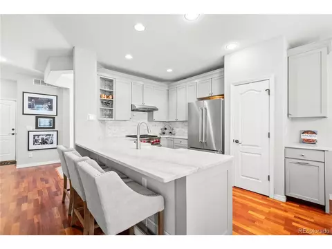 6135 S Paris St, Englewood, CO 80111