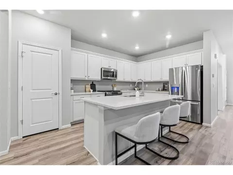 Kitchen - 21293 E 63rd Dr, Aurora, CO 80019 photo 2 of 3