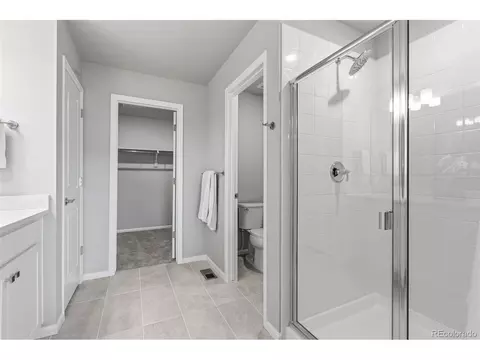 Bath - 21293 E 63rd Dr, Aurora, CO 80019 photo 2 of 3