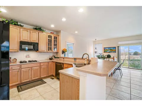 23902 E 2nd Dr, Aurora, CO 80018 photo 4