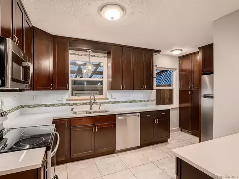 526 Harrison St, Denver, CO 80206