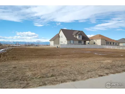 10121 Devonshire St, Longmont, CO 80504 photo 3