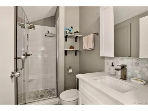 Bath - 837 E 17th Ave #3C, Denver, CO 80218 photo 2 of 2