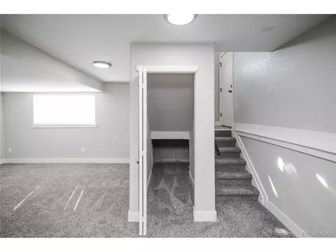 441 Elbert Way, Denver, CO 80221 photo 31