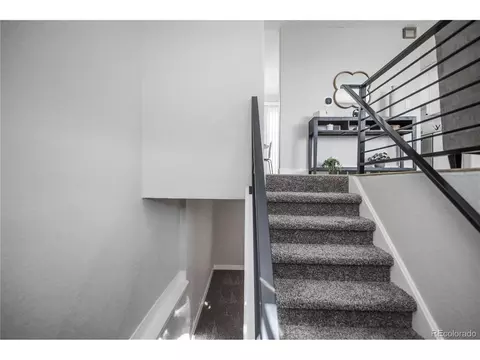 441 Elbert Way, Denver, CO 80221 photo 2