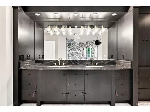 Bath - 525 S Downing St, Denver, CO 80209 photo 2 of 3