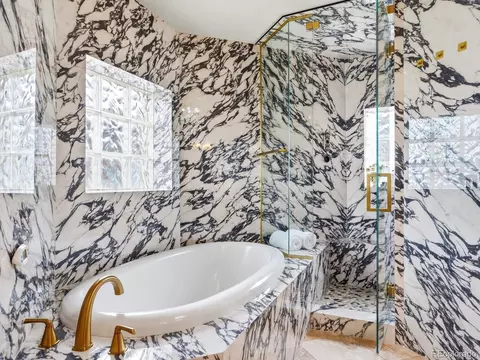 Bath - 525 S Downing St, Denver, CO 80209 photo 3 of 3