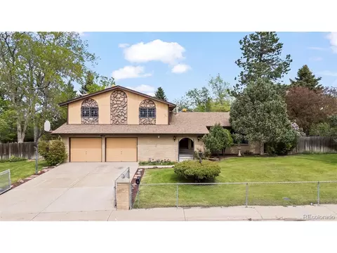 1062 Xenophon St, Golden, CO 80401