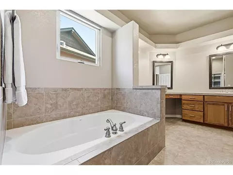 Bath - 23920 Easter Pl, Aurora, CO 80016 photo 7 of 8