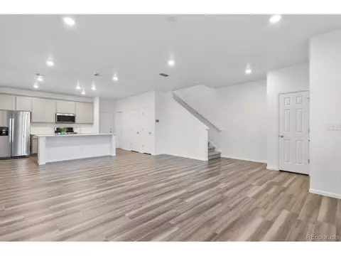 21533 E 59th Pl, Aurora, CO 80019 photo 2