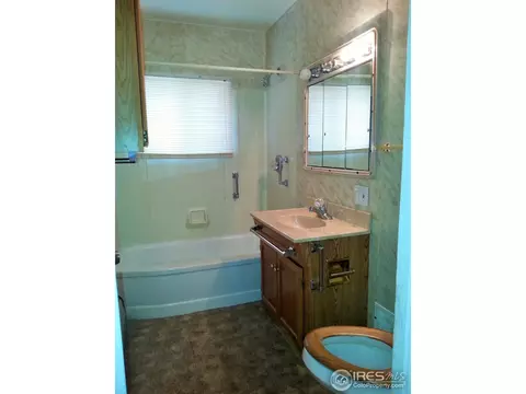519 Walnut St, Sterling, CO 80751 photo 9