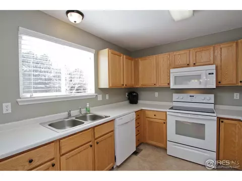3326 E 105th Ct, Northglenn, CO 80233 photo 7