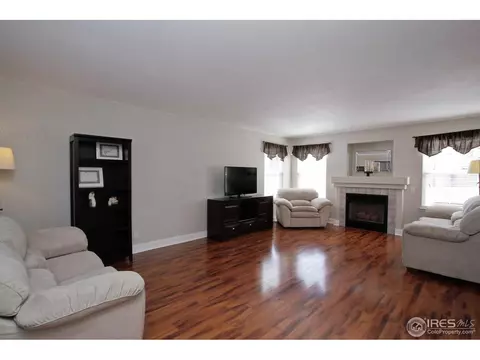 3326 E 105th Ct, Northglenn, CO 80233 photo 5
