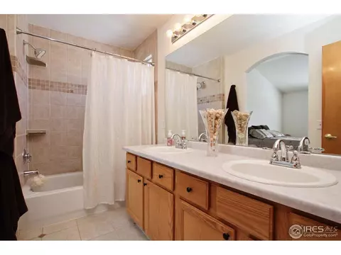 3326 E 105th Ct, Northglenn, CO 80233 photo 13