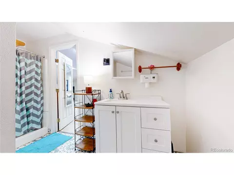 Bath - 33988 Jenifer Rd, Pine, CO 80470 photo 6 of 6