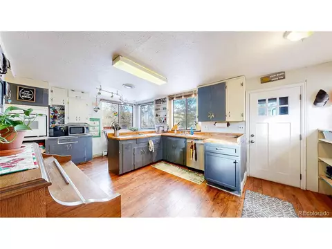 Kitchen - 33988 Jenifer Rd, Pine, CO 80470 photo 1 of 5