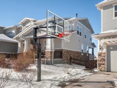 27750 E Lakeview Dr, Aurora, CO 80016 photo 3